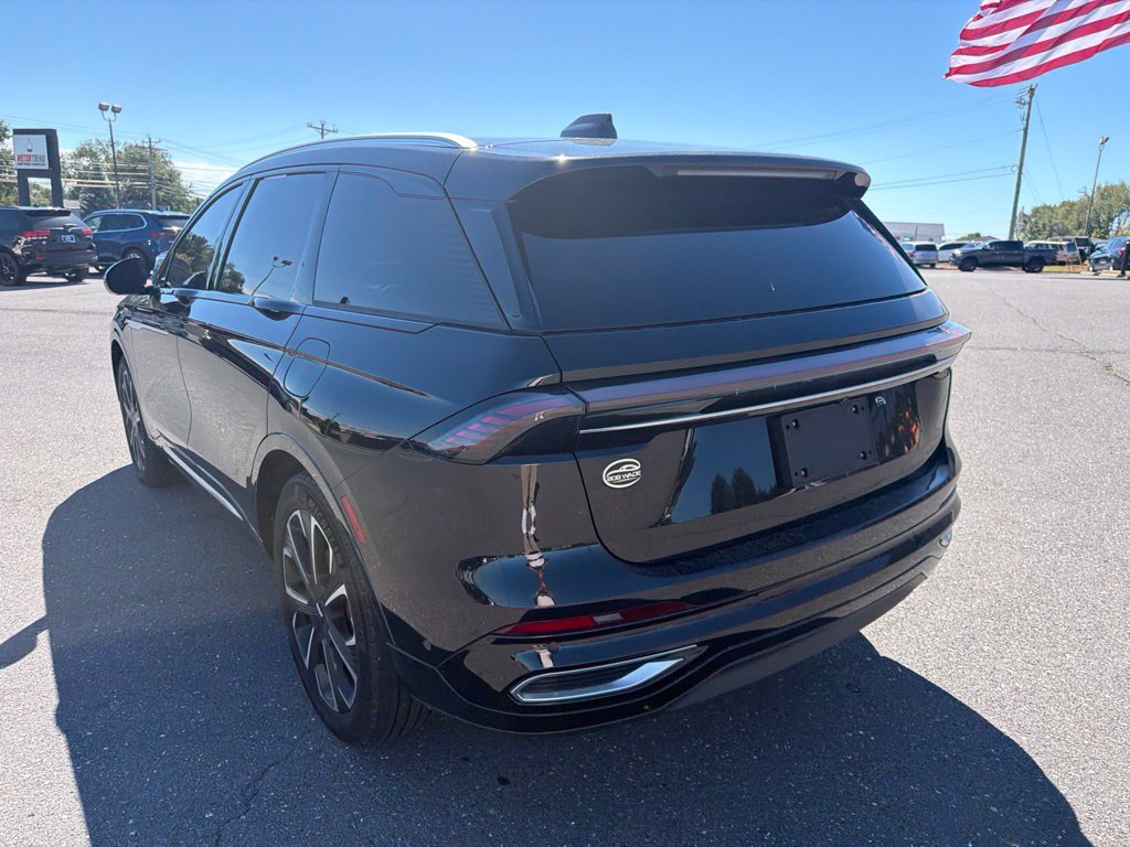 Certified 2024 Lincoln Nautilus Reserve w/ Equipment Group 203A AWD/4WD image 3