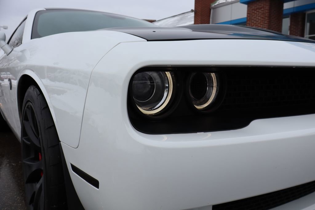 Used 2016 Dodge Challenger SRT Hellcat image 5