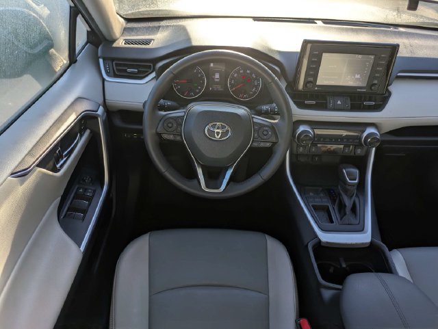 Used 2022 Toyota RAV4 XLE Premium FWD image 17