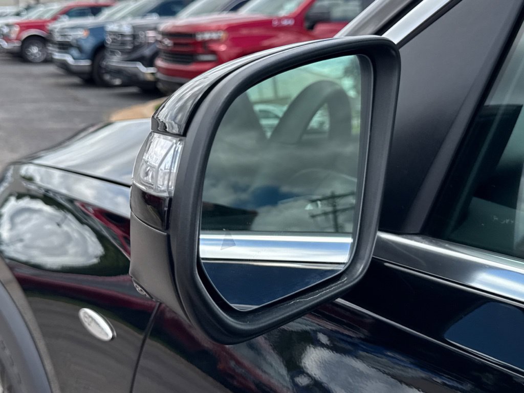 Used 2025 Mercedes-Benz GLE 450e 4MATIC w/ Driver Assistance Package image 41
