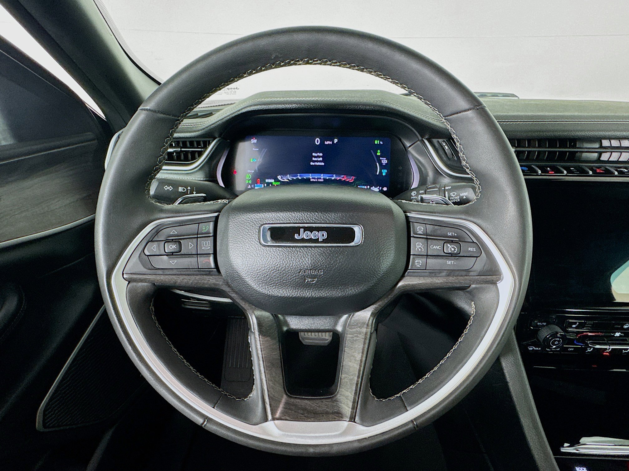 Used 2024 Jeep Grand Cherokee Limited 4xe image 11
