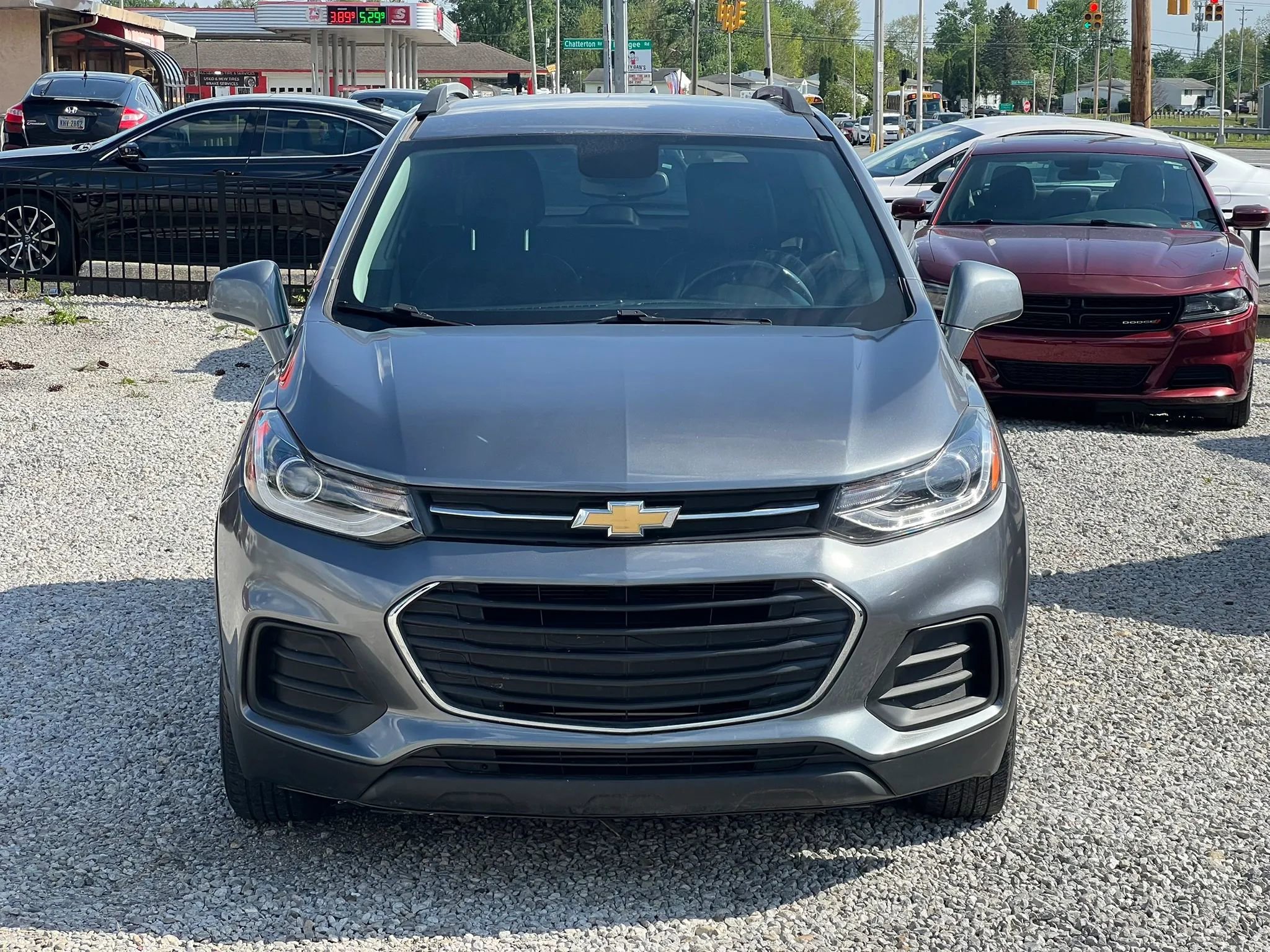 Used 2019 Chevrolet Trax LT w/ LT Convenience Package FWD image 2
