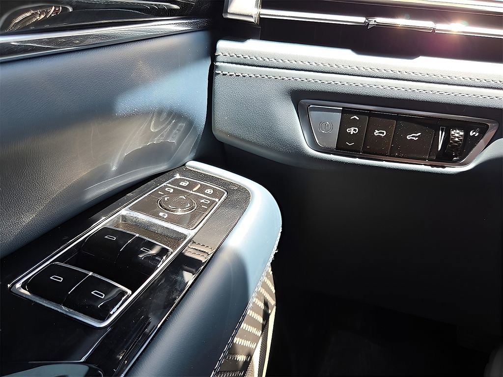 New 2025 Cadillac Escalade IQ Luxury 2 image 17