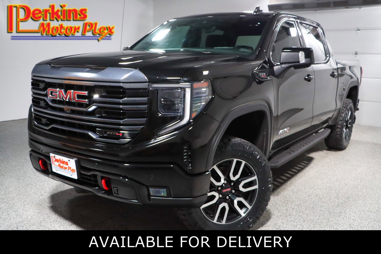 Used 2024 GMC Sierra 1500 AT4 w/ Technology Package AWD/4WD image 1