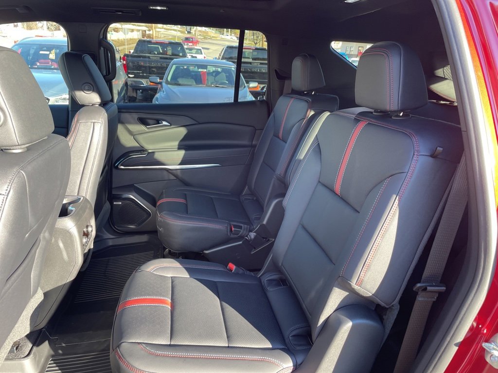 New 2026 Chevrolet Traverse RS image 13