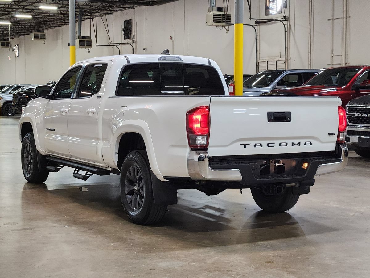 Used 2022 Toyota Tacoma SR5 RWD image 11