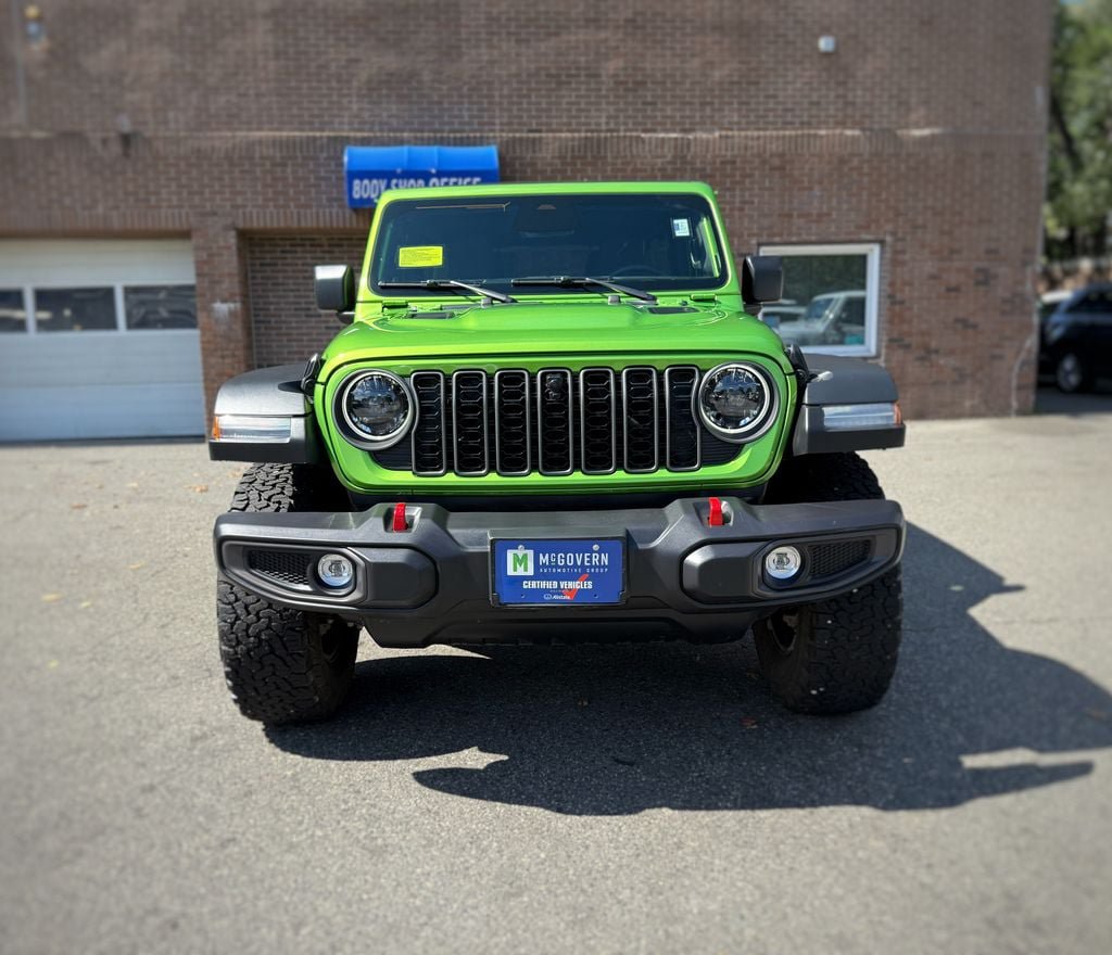 Used 2025 Jeep Wrangler Unlimited Rubicon w/ Safety Group AWD/4WD image 2