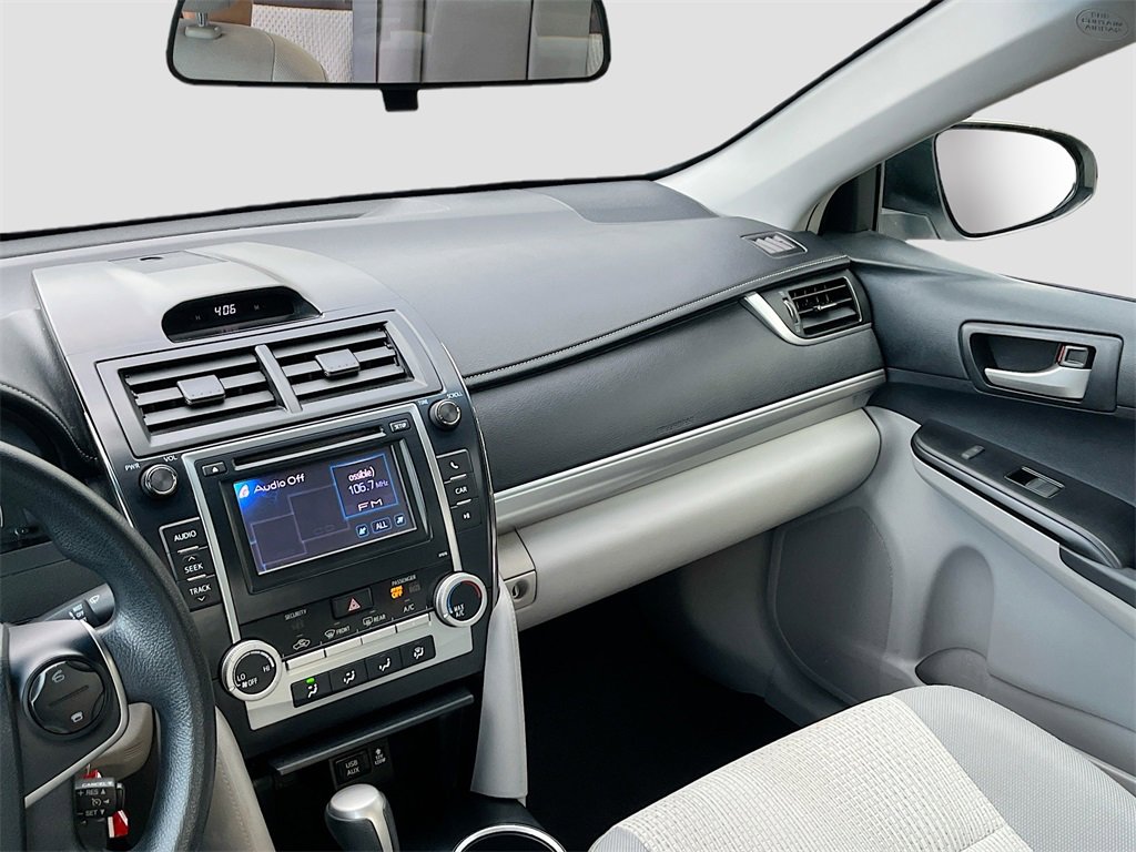 Used 2013 Toyota Camry L image 23