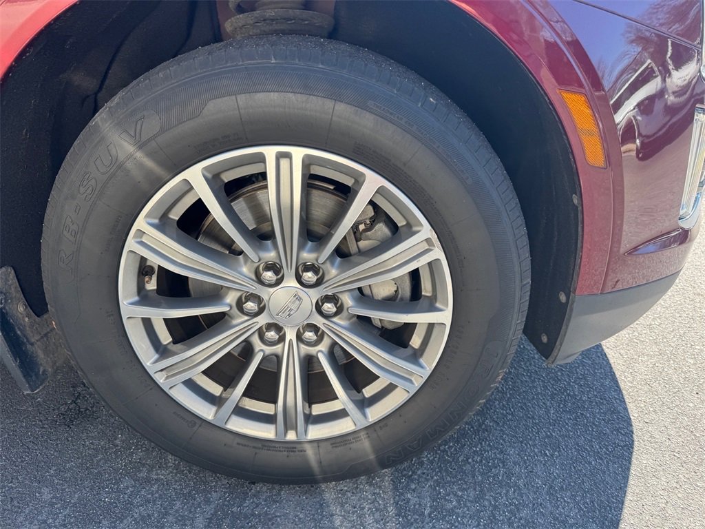 Used 2017 Cadillac XT5 Luxury image 2