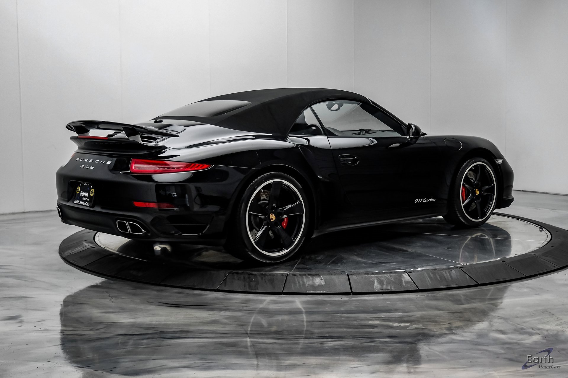 Used 2015 Porsche 911 Turbo image 17