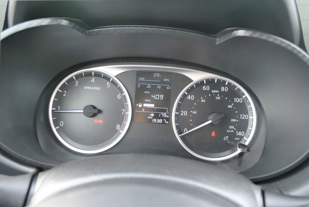Used 2023 Nissan Versa S FWD image 18