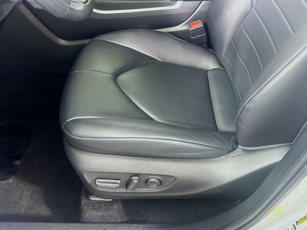 Certified 2024 Toyota Highlander XLE AWD/4WD image 20
