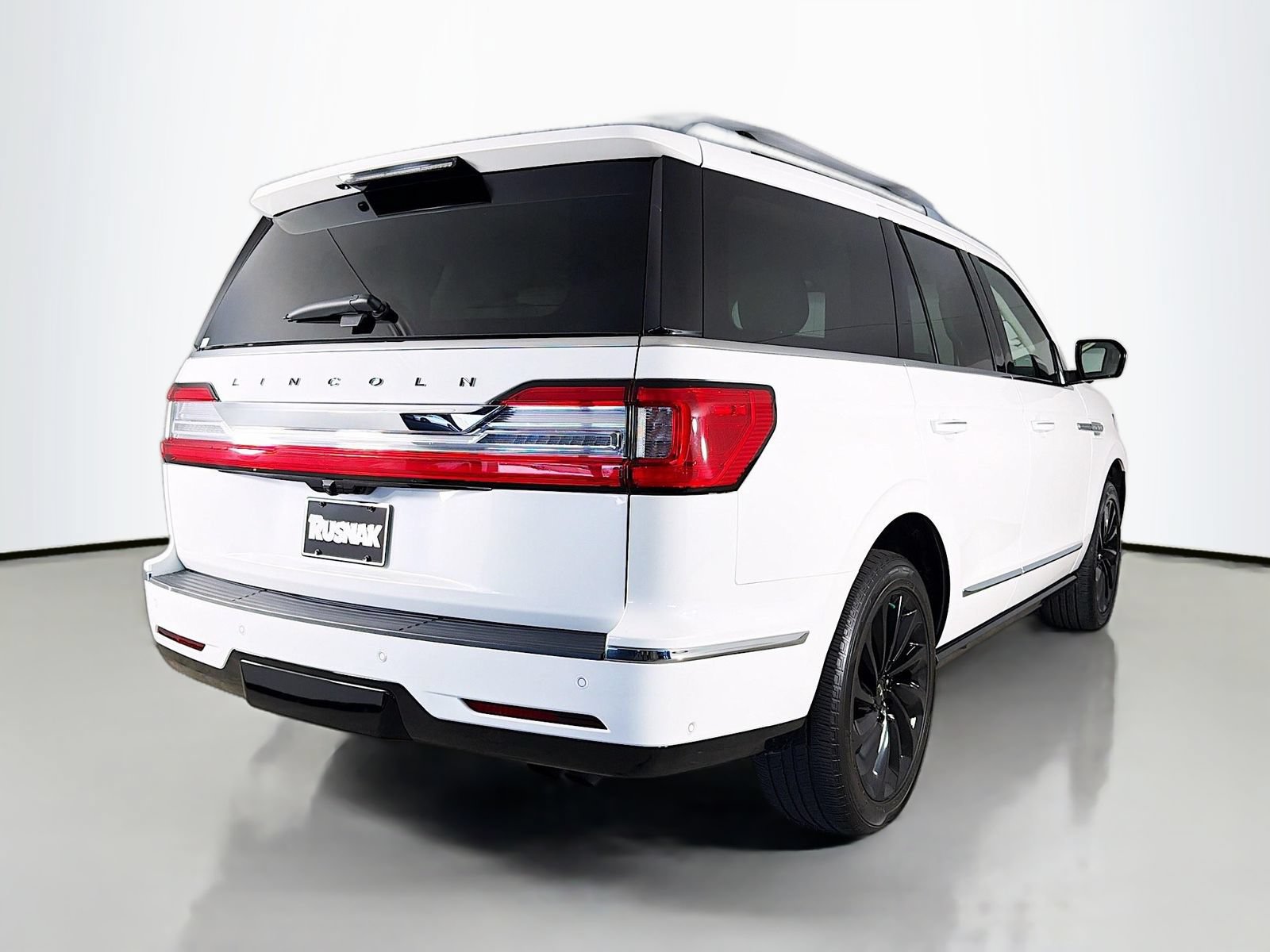 Used 2021 Lincoln Navigator Black Label w/ Cargo Convenience Package AWD/4WD image 7