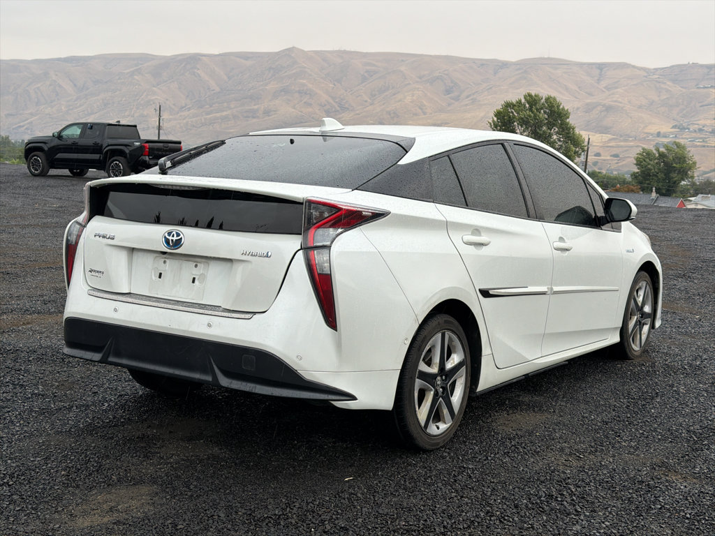 Used 2017 Toyota Prius Four Touring w/ Premium Convenience Package FWD image 12