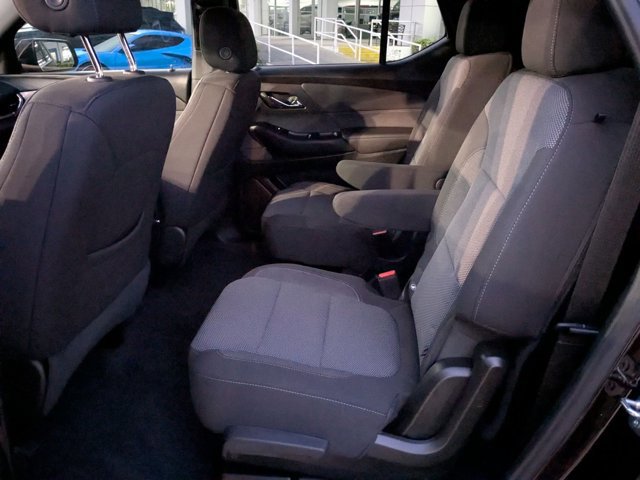 Used 2023 Chevrolet Traverse LT image 18