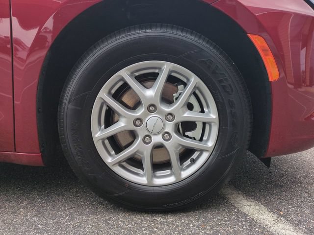 New 2027 Chrysler Pacifica Select FWD image 11