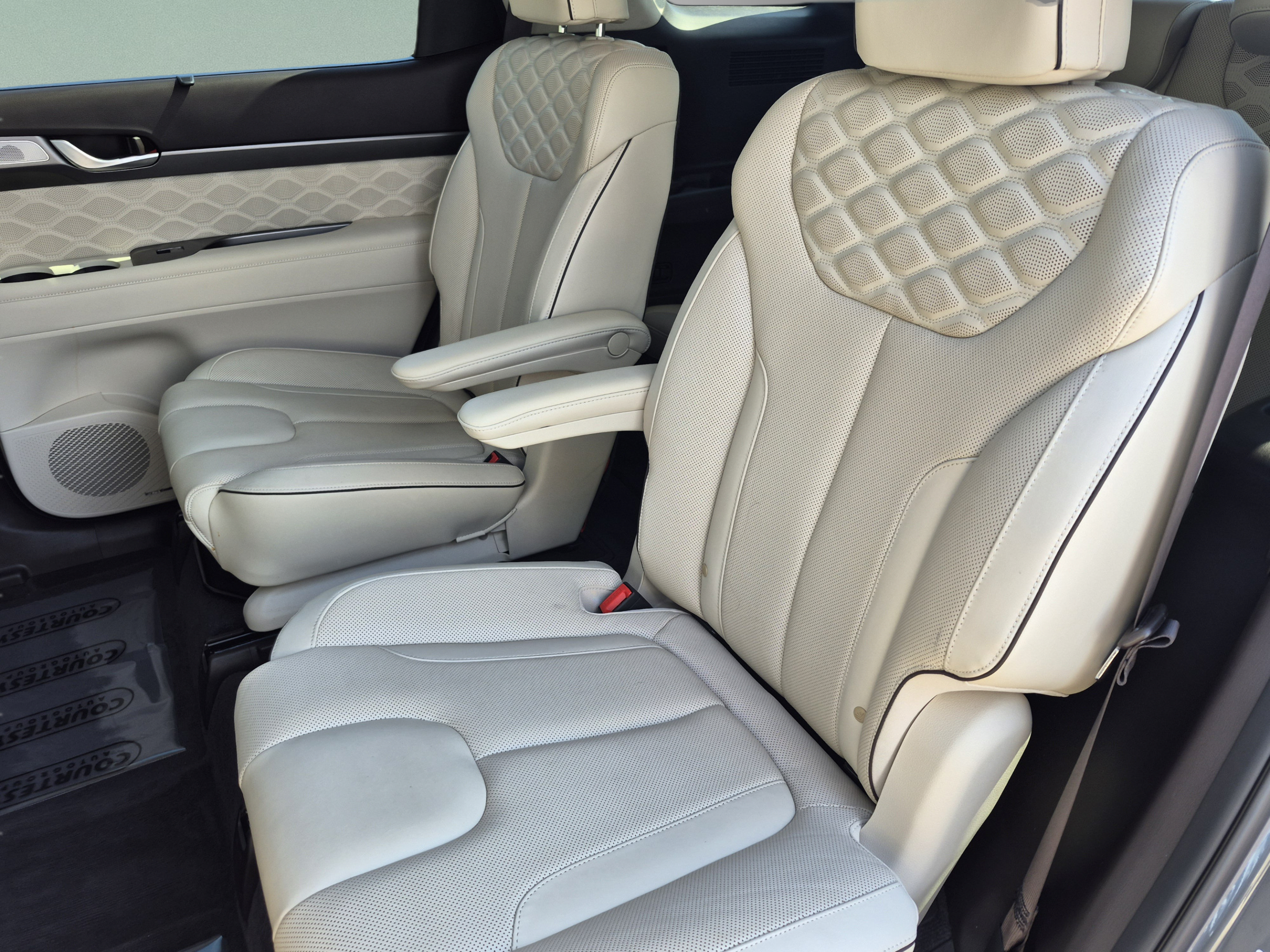Used 2020 Hyundai Palisade Limited FWD image 17