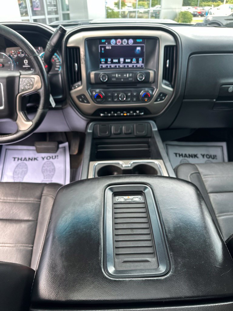 Used 2017 GMC Sierra 2500 Denali w/ Duramax Plus Package AWD/4WD image 11