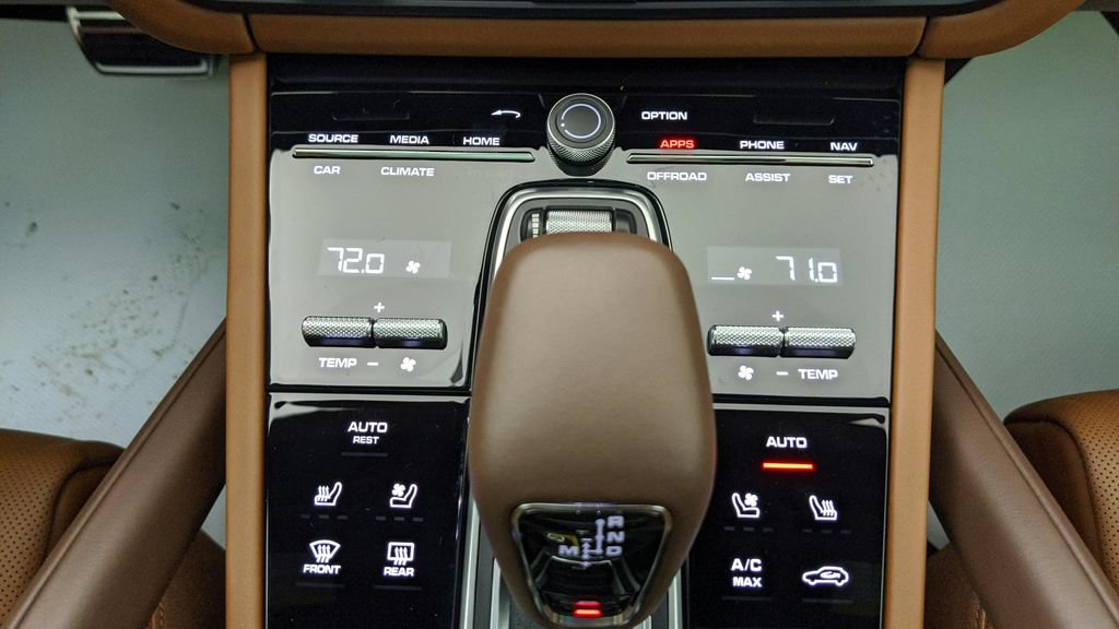 Certified 2023 Porsche Cayenne Turbo AWD/4WD image 42