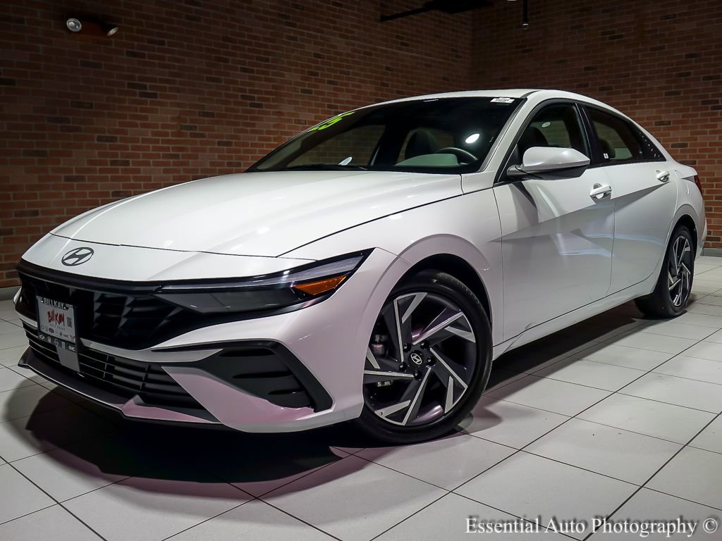 Used 2025 Hyundai Elantra SEL image 5