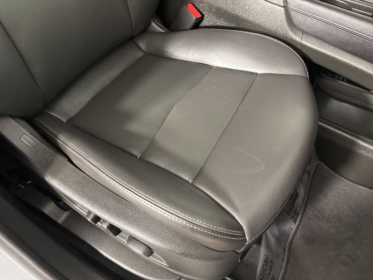 Used 2025 Cadillac XT5 Premium Luxury image 30