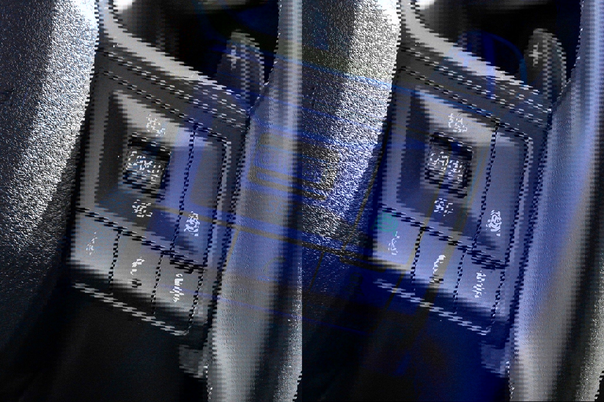 Used 2025 Nissan Rogue SV image 33