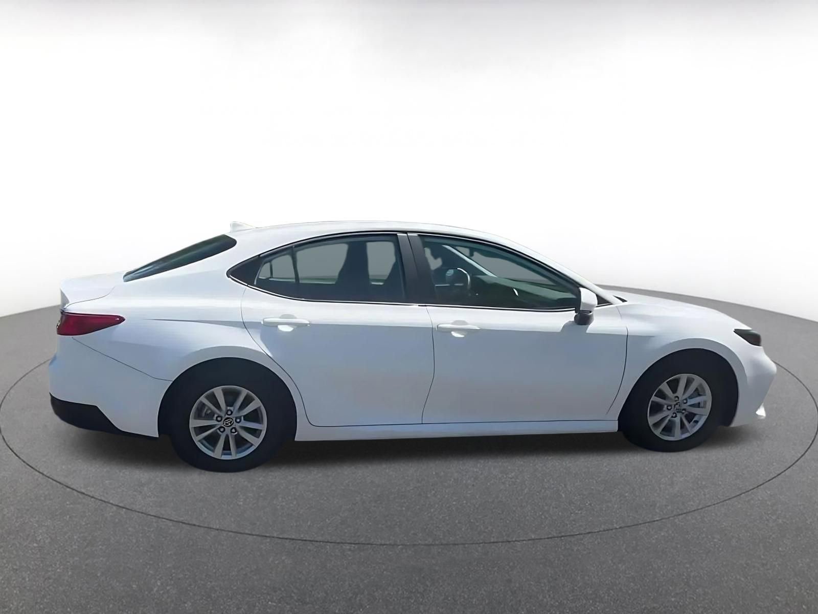 Used 2025 Toyota Camry Hybrid FWD image 16