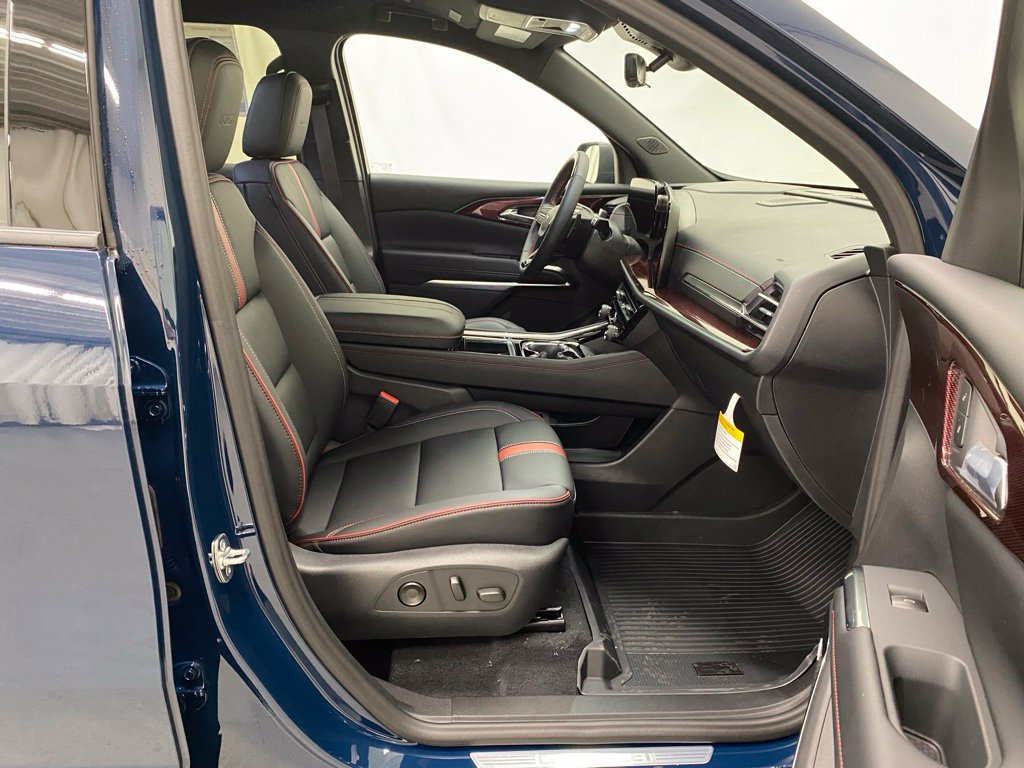 New 2027 Chevrolet Traverse RS w/ LPO, Floor Liner Package AWD/4WD image 15