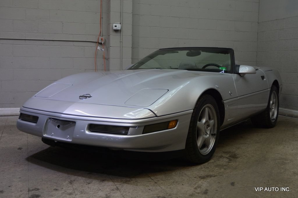 Used 1996 Chevrolet Corvette Convertible RWD image 2