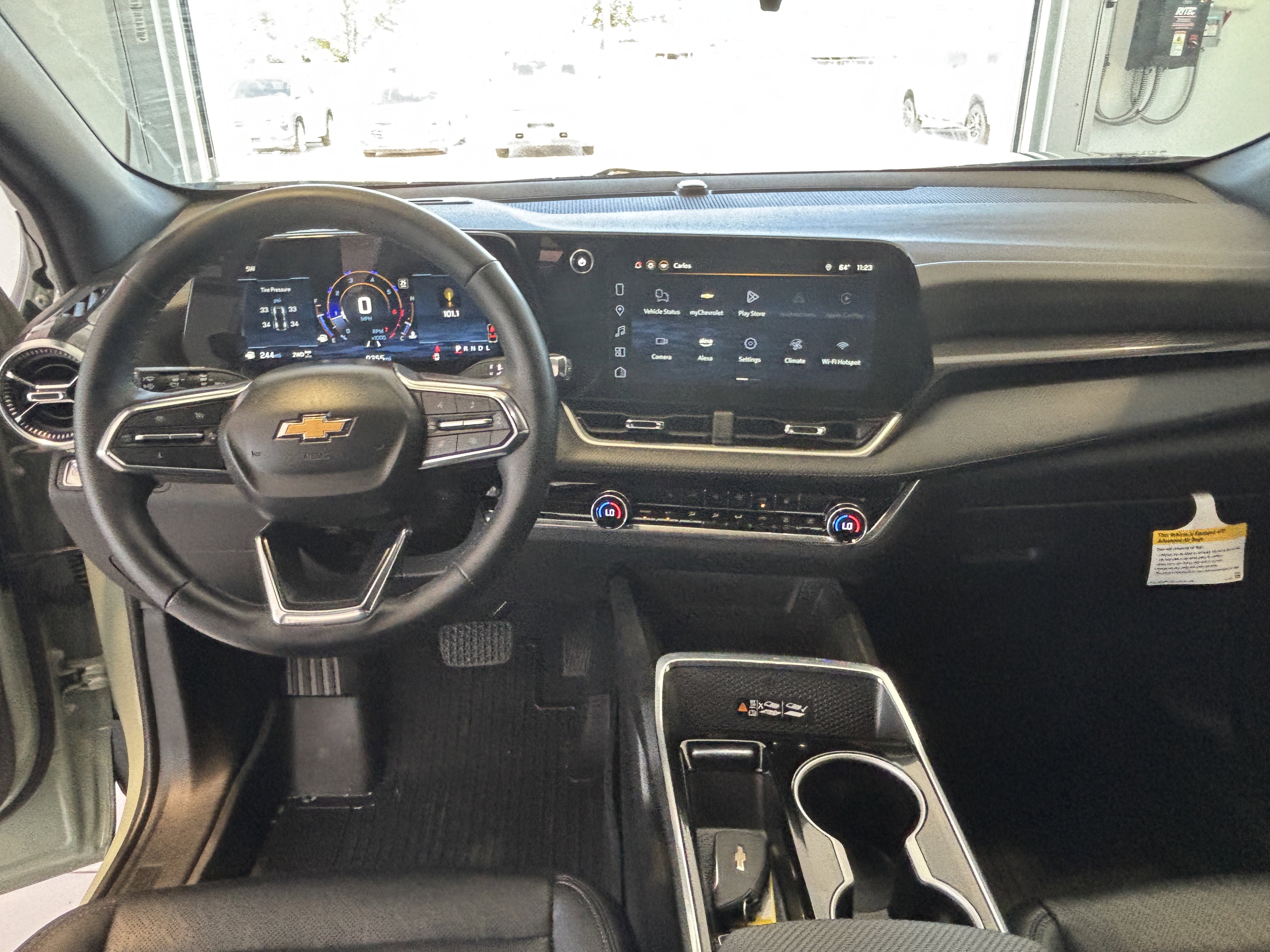 Used 2025 Chevrolet Equinox LT w/ Convenience Package II AWD/4WD image 9