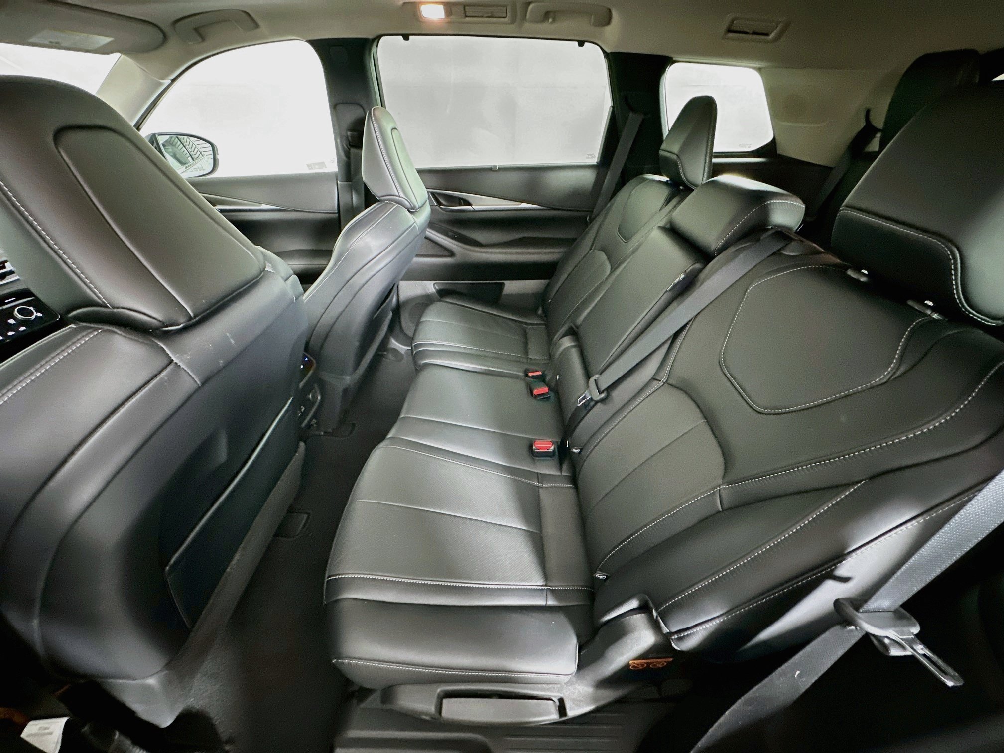 Used 2023 INFINITI QX60 Luxe w/ Cargo Package AWD/4WD image 29