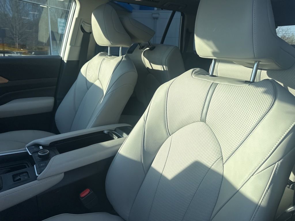 Used 2024 Toyota Grand Highlander Platinum image 11