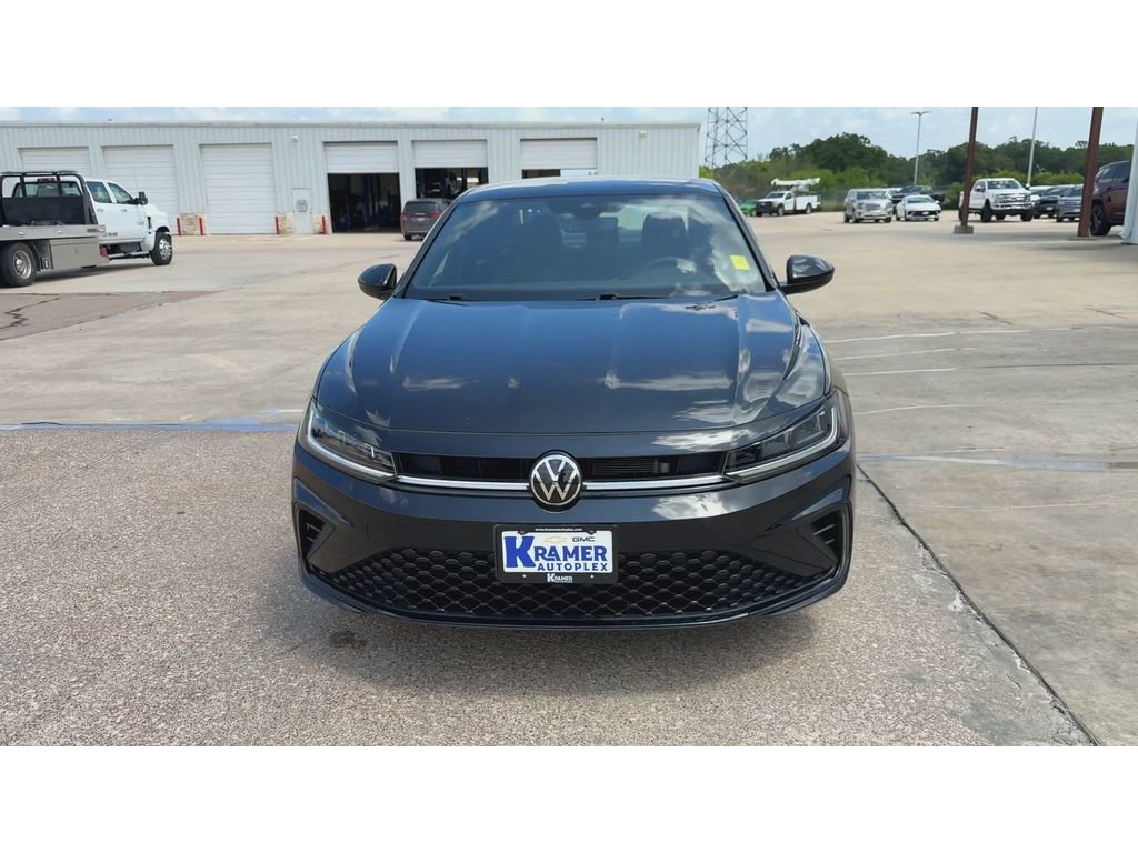 Used 2025 Volkswagen Jetta Sport FWD image 3