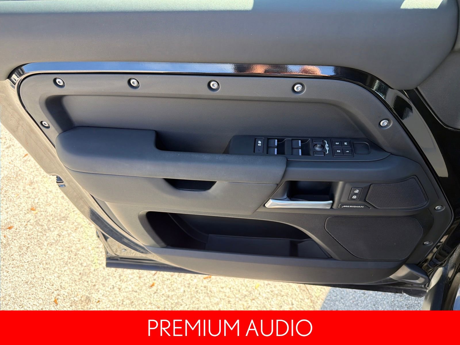 Used 2025 Land Rover Defender 110 S image 20