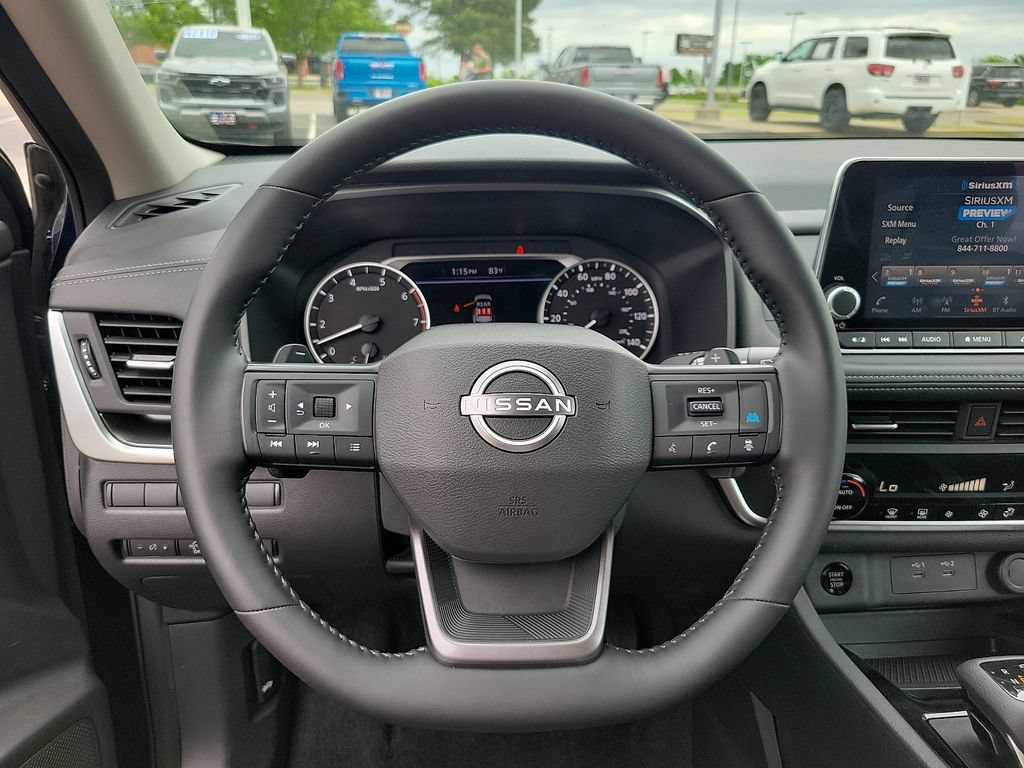 Used 2025 Nissan Rogue SV AWD/4WD image 19