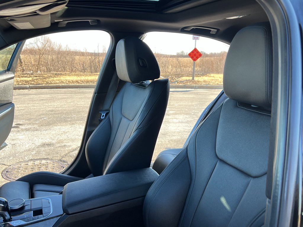 Used 2020 BMW 330i xDrive Sedan w/ Convenience Package image 16