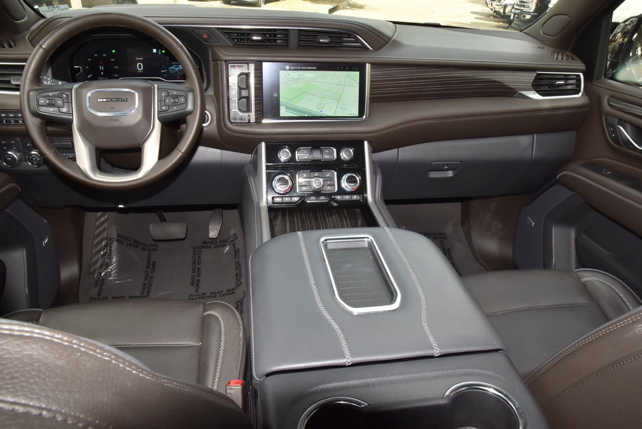 Used 2024 GMC Yukon Denali w/ LPO, Floor Liner Package AWD/4WD image 17