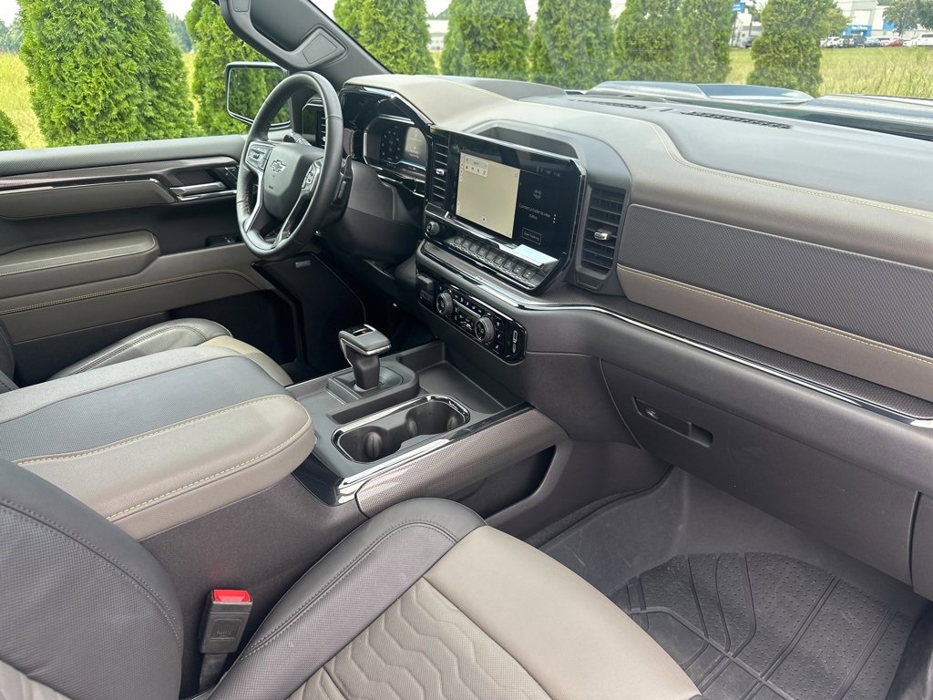 Used 2024 Chevrolet Silverado 1500 ZR2 w/ Technology Package image 39