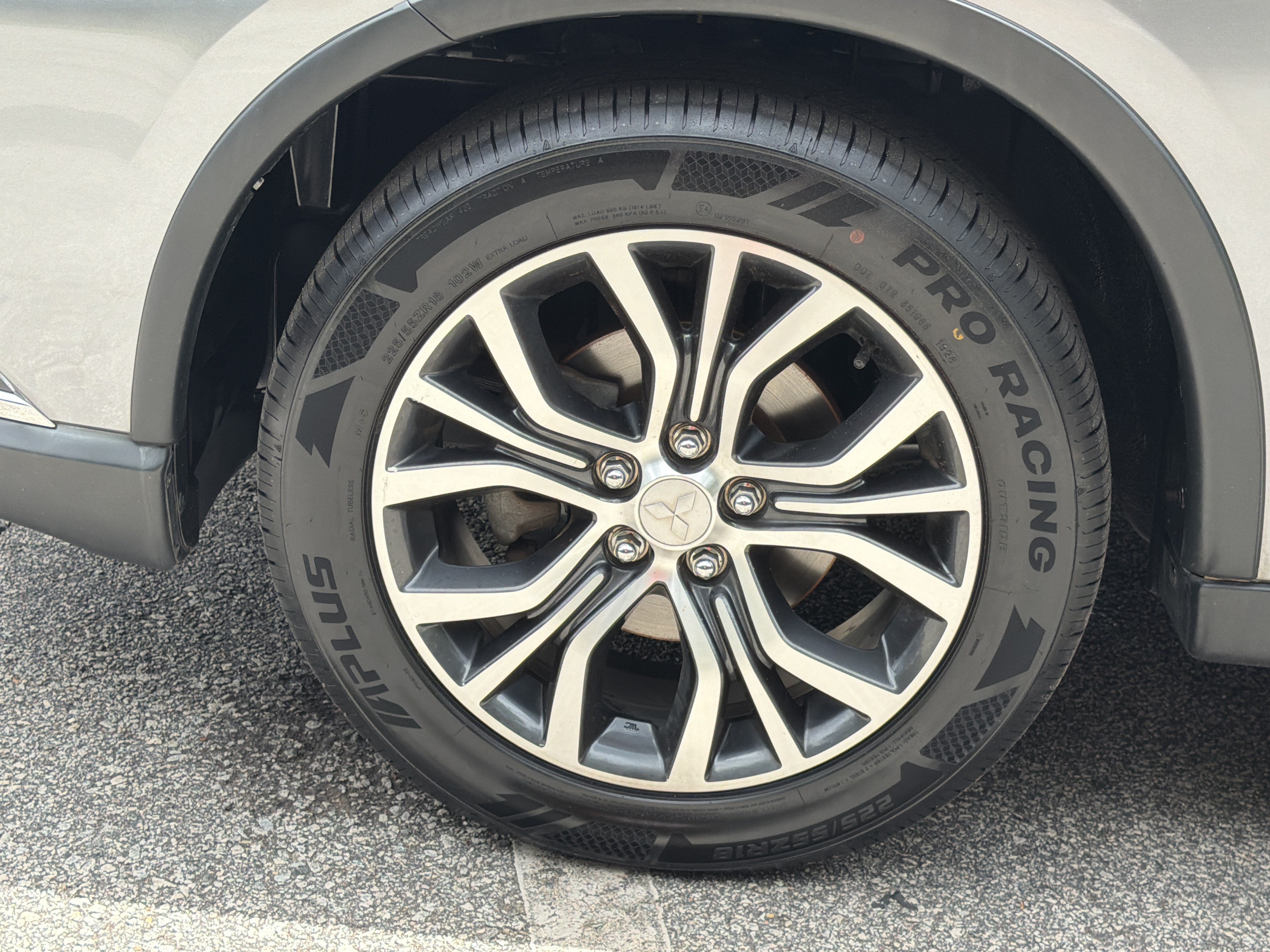 Used 2018 Mitsubishi Outlander SE AWD/4WD image 29