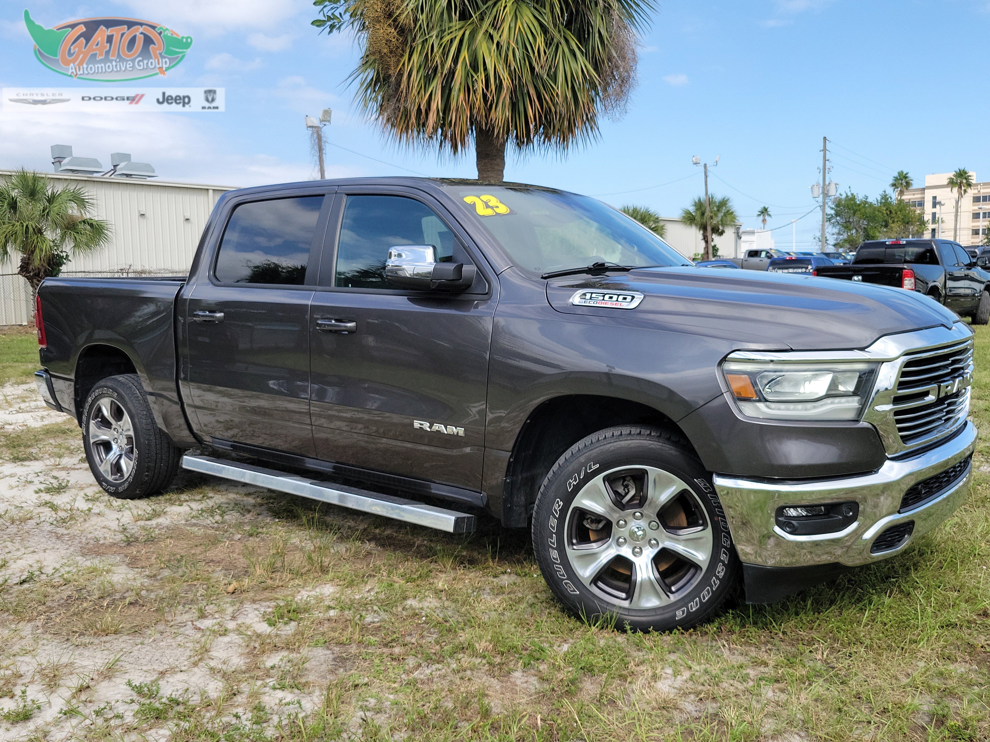 Used 2023 RAM 1500 Laramie AWD/4WD image 1