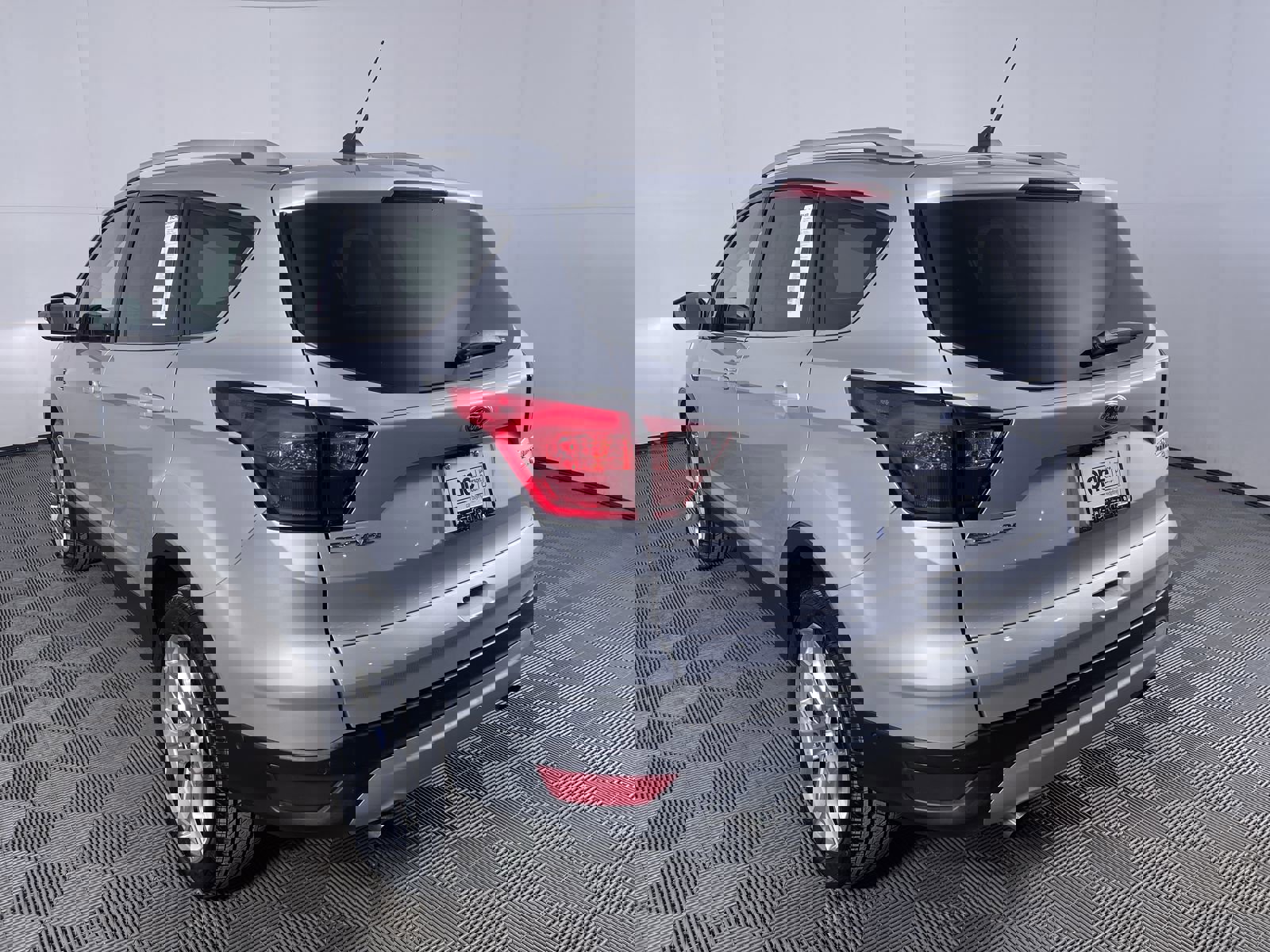 Used 2019 Ford Escape Titanium image 24