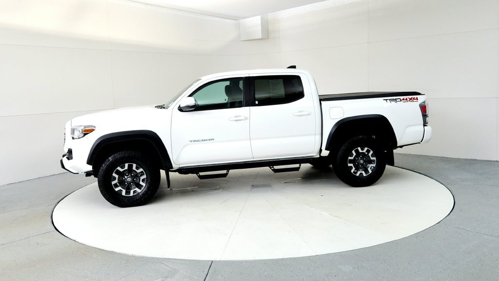 Certified 2022 Toyota Tacoma TRD Off-Road w/ Technology Package AWD/4WD image 3