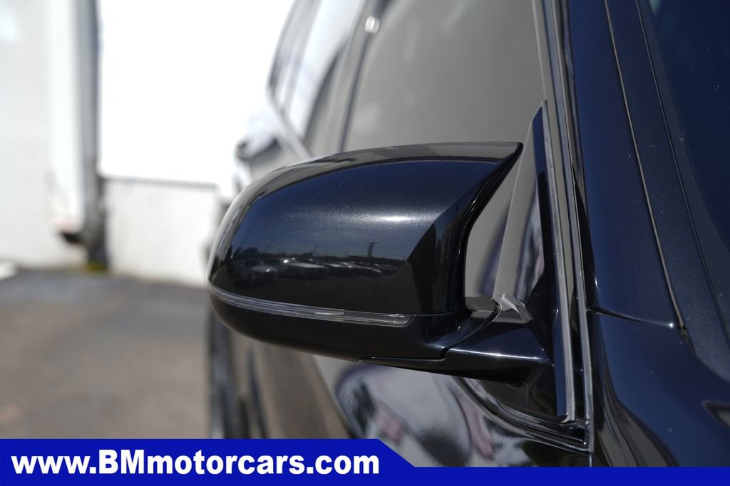 Used 2016 BMW X5 M image 11