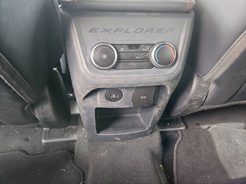 Used 2025 Ford Explorer ST-Line w/ ST-Line Street Pack AWD/4WD image 31