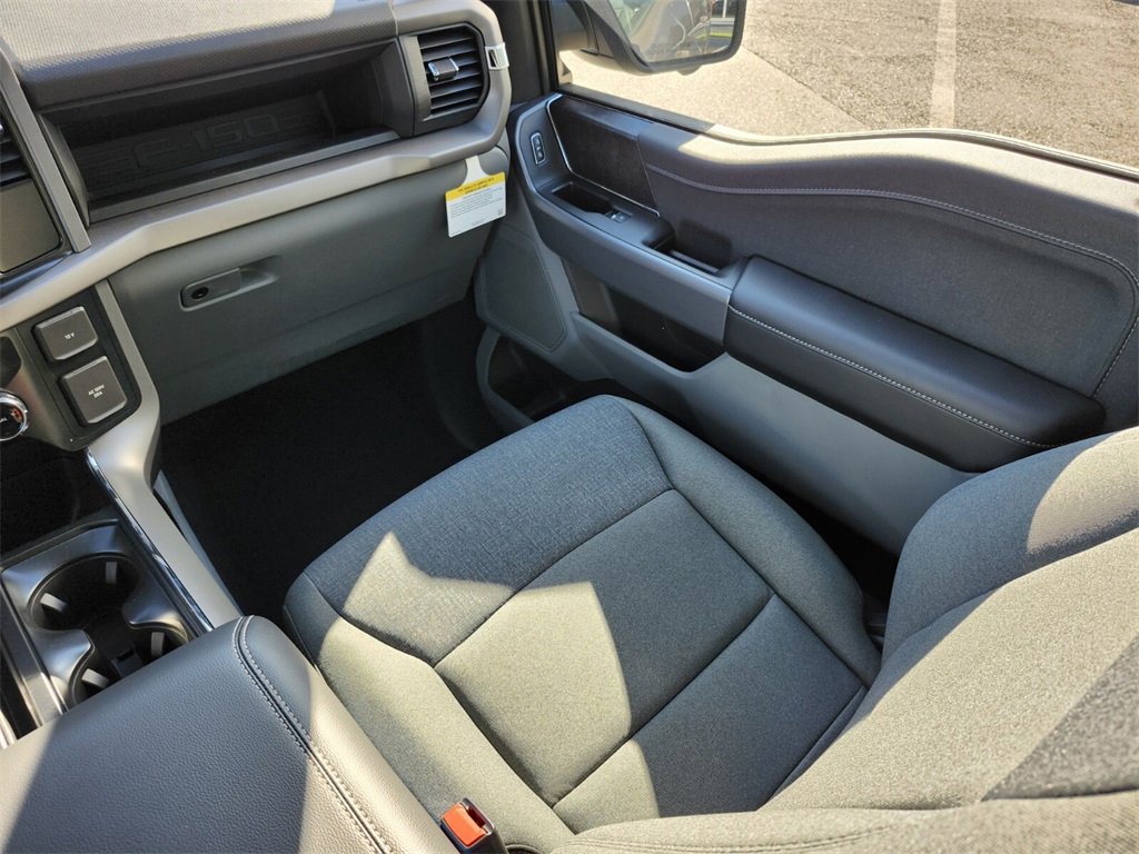 New 2025 Ford F150 Lightning XLT w/ Max Trailer Tow Package image 17