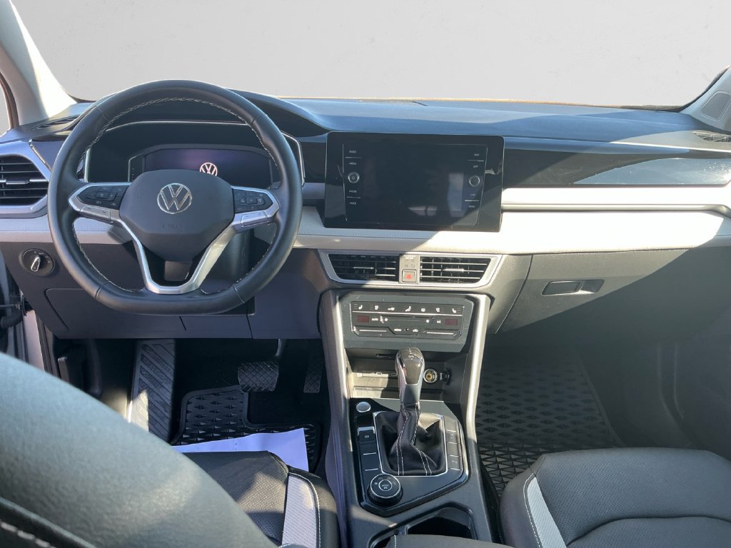 Used 2025 Volkswagen Taos SEL w/ Taos Adventure Package (SXB) AWD/4WD image 10
