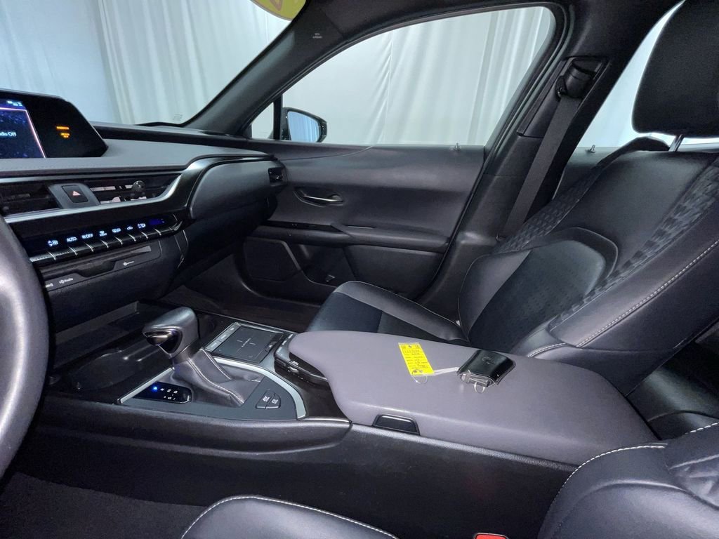 Used 2019 Lexus UX 250h image 21