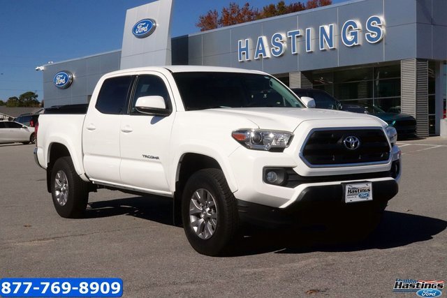 Used 2017 Toyota Tacoma SR5 image 1