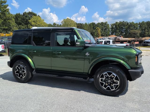 Used 2025 Ford Bronco Outer Banks AWD/4WD image 2