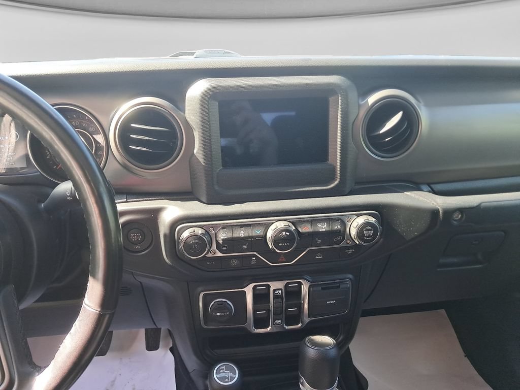 Used 2022 Jeep Gladiator Sport AWD/4WD image 12